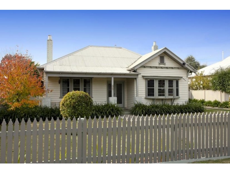 34 Rose Street, Golden Square VIC 3555