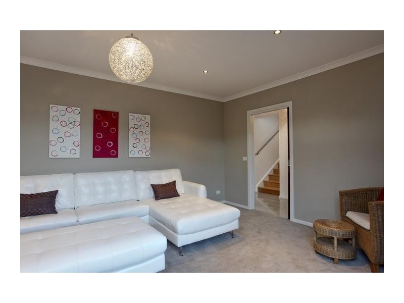 4 Oxford Terrace, Strathdale VIC 3550