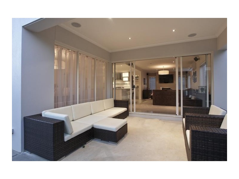 4 Oxford Terrace, Strathdale VIC 3550