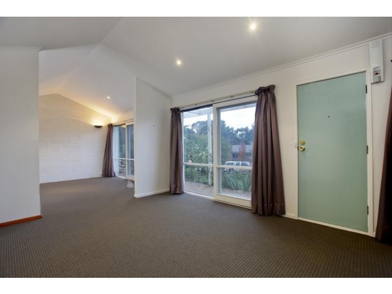 19 Deakin Drive, Flora Hill VIC 3550