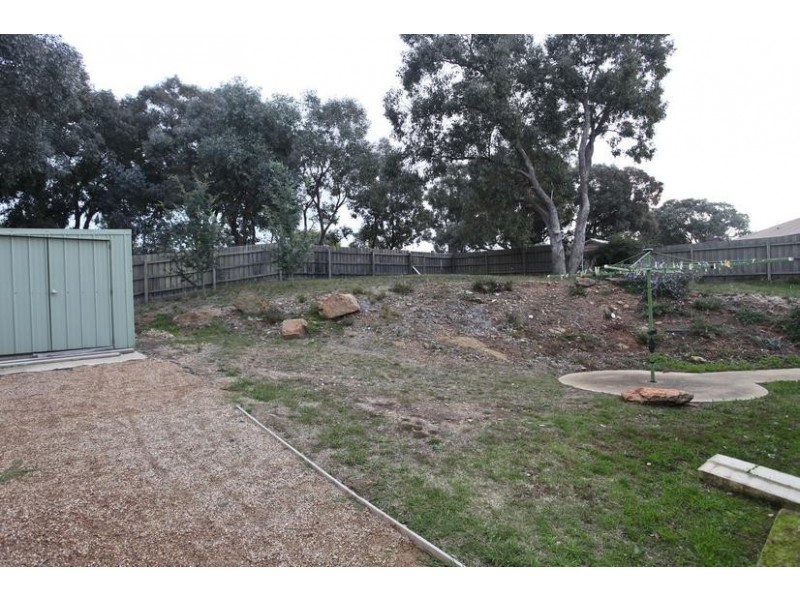 19 Deakin Drive, Flora Hill VIC 3550