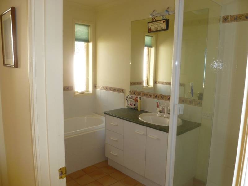 154 Osborne Street, Flora Hill VIC 3550