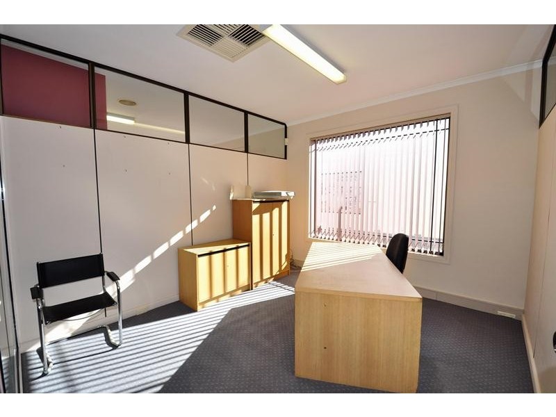 75 High Street, Kangaroo Flat VIC 3555