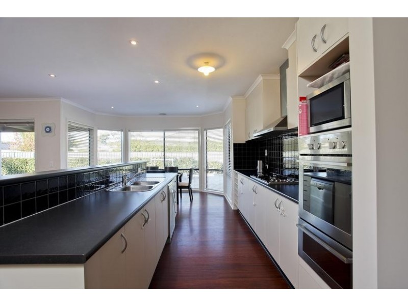 31 Brentwood Boulevard, Strathfieldsaye VIC 3551