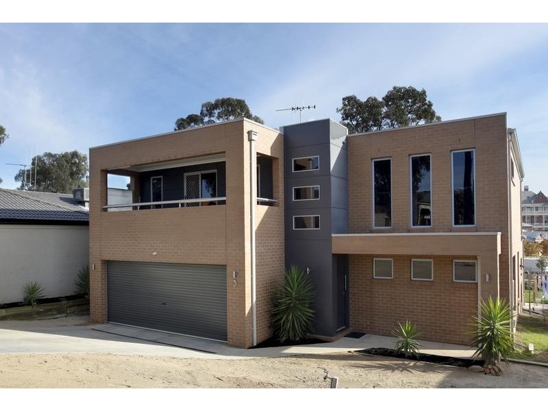 3 Knox Court, Kennington VIC 3550