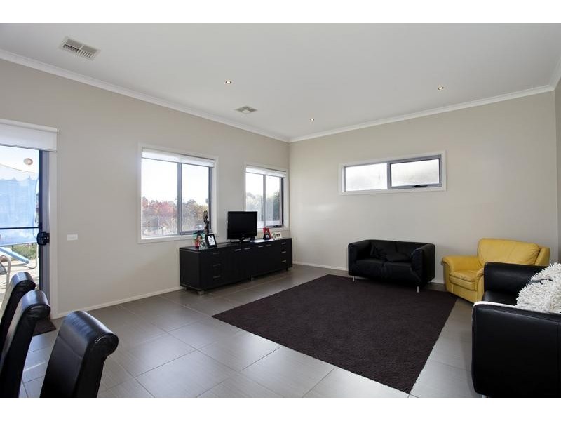 3 Knox Court, Kennington VIC 3550