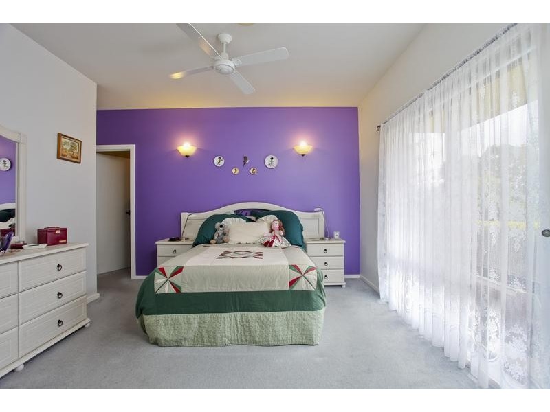 3 Peppertree Grove, Strathdale VIC 3550