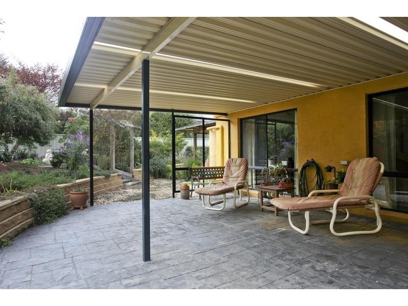 3 Peppertree Grove, Strathdale VIC 3550