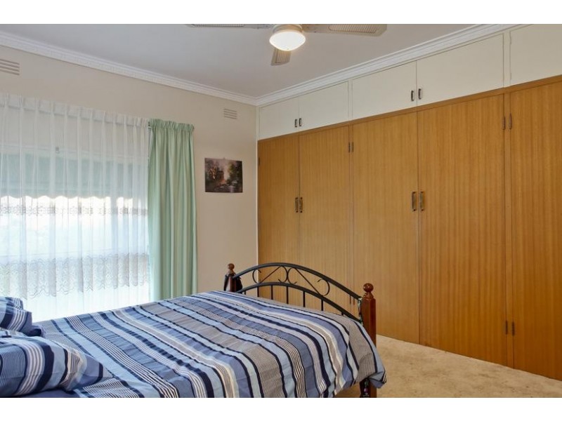 25 Mitchell Street, Kangaroo Flat VIC 3555