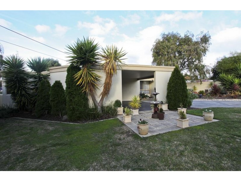 38 James Street, Strathdale VIC 3550