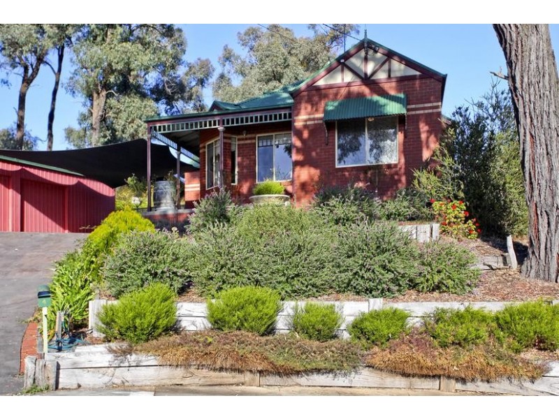 4 Moomba Court, Kennington VIC 3550