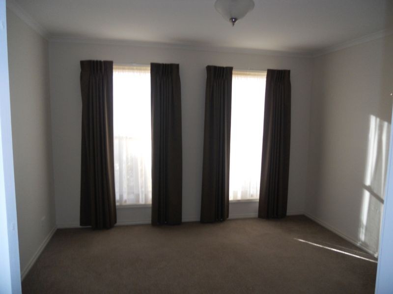 24 Elizabeth Street, Kangaroo Flat VIC 3555