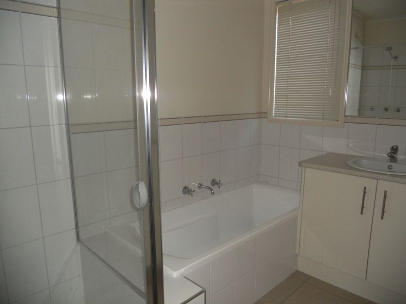 24 Elizabeth Street, Kangaroo Flat VIC 3555