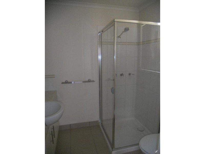 24 Elizabeth Street, Kangaroo Flat VIC 3555