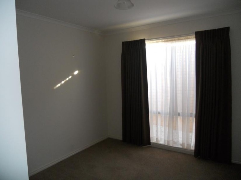 24 Elizabeth Street, Kangaroo Flat VIC 3555