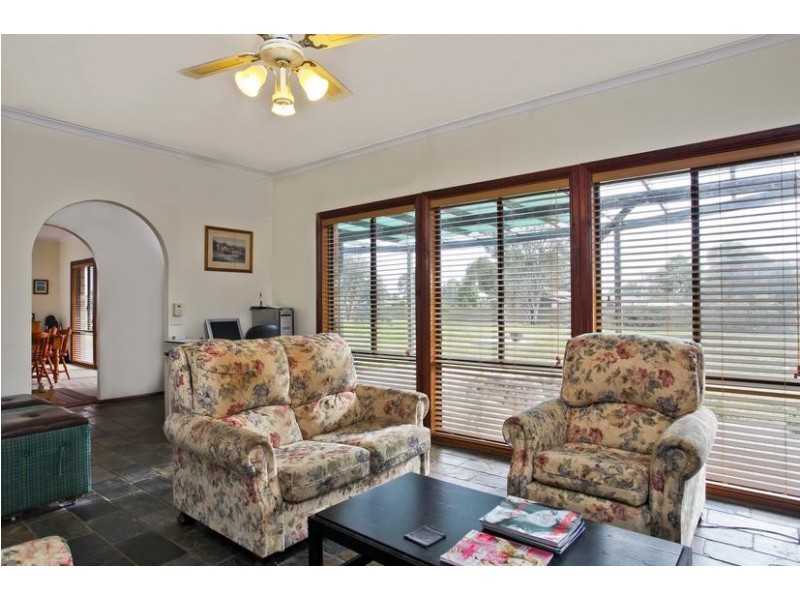 10 Holmes Road, Huntly VIC 3551