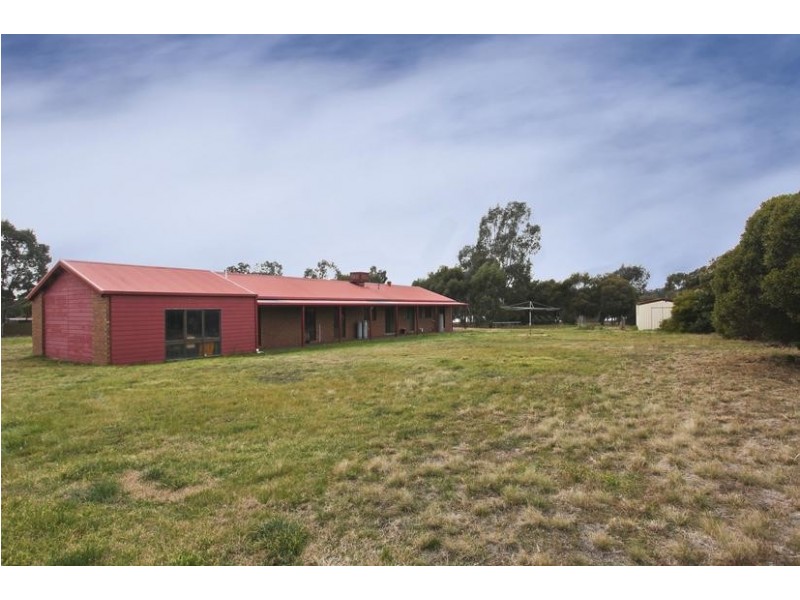 10 Holmes Road, Huntly VIC 3551
