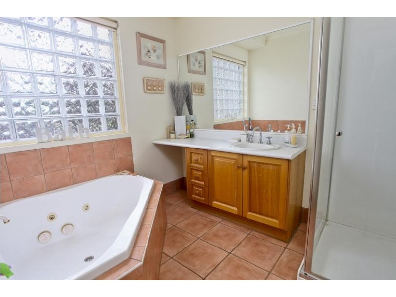 65 Aspinall Street, Golden Square VIC 3555