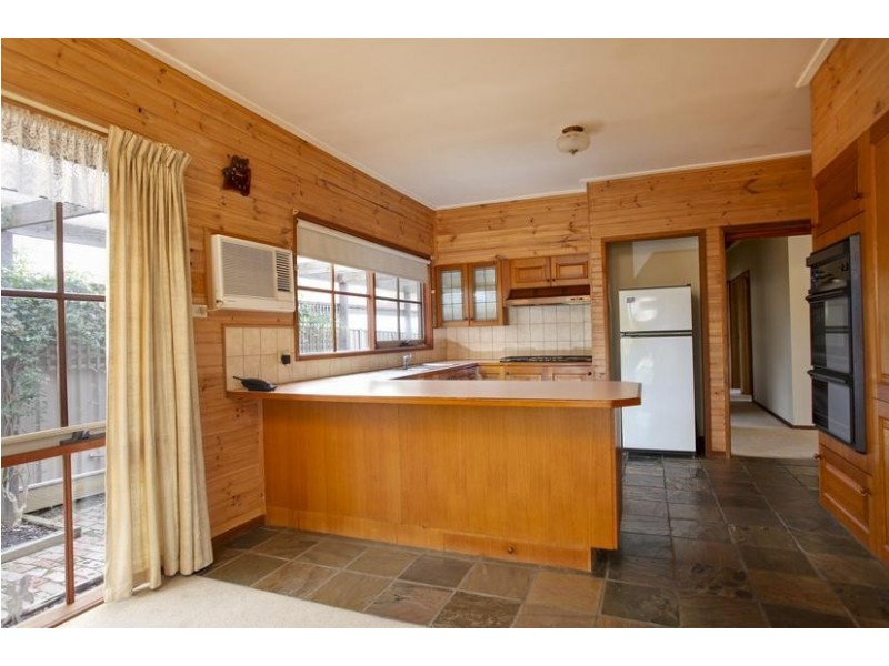 1 Pethrick Street, Kangaroo Flat VIC 3555