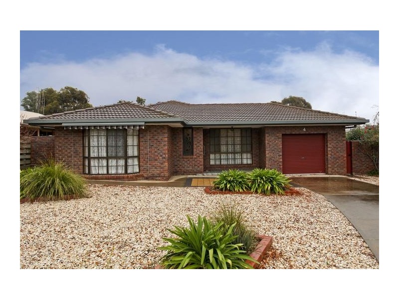 4 Mayfield Parade, Strathdale VIC 3550