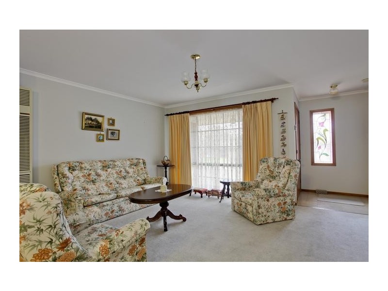 4 Mayfield Parade, Strathdale VIC 3550