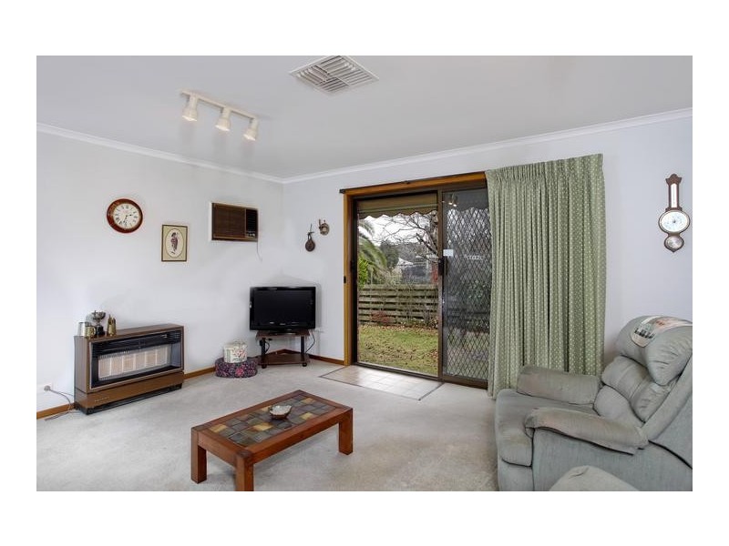 4 Mayfield Parade, Strathdale VIC 3550