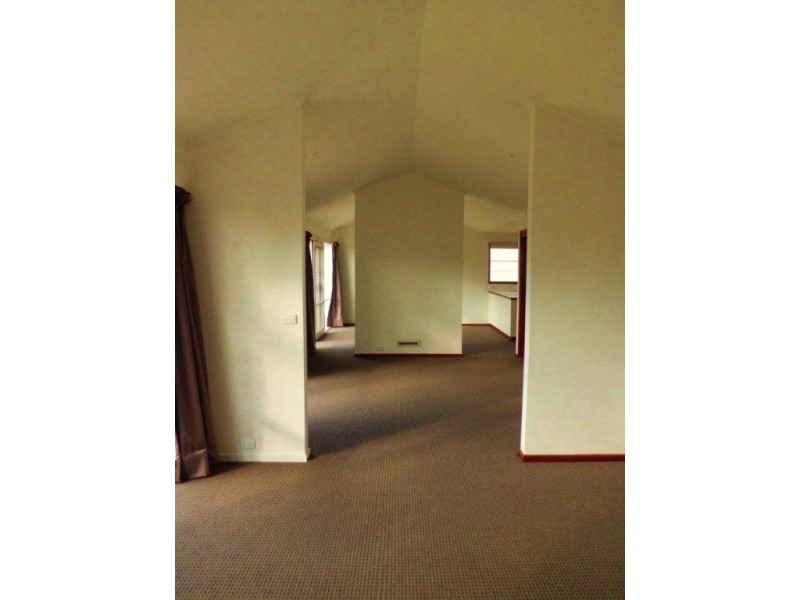 19 Deakin Drive, Flora Hill VIC 3550