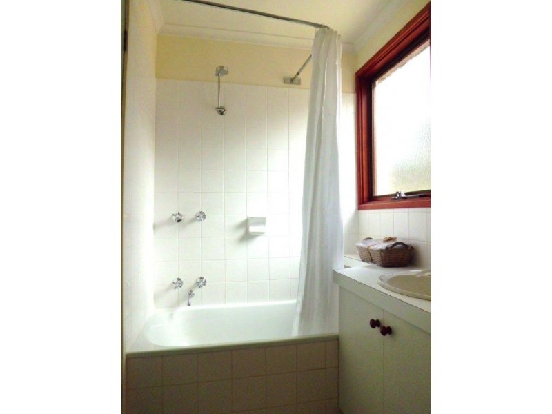 19 Deakin Drive, Flora Hill VIC 3550