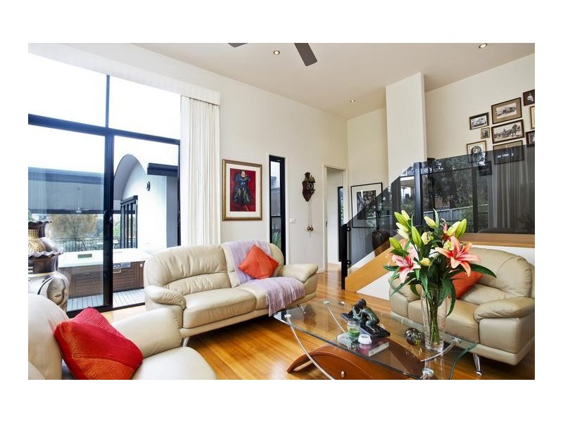 8 Knox Court, Kennington VIC 3550