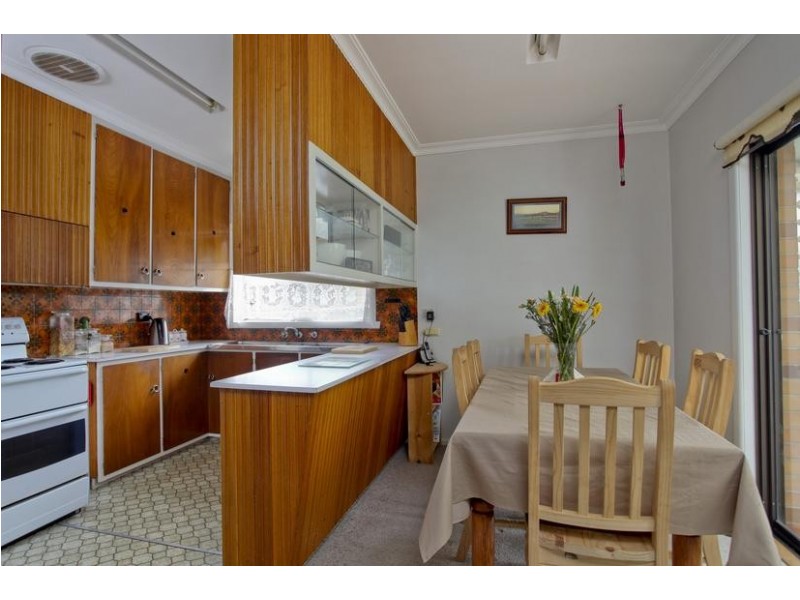 18 Henkel Street, Long Gully VIC 3550