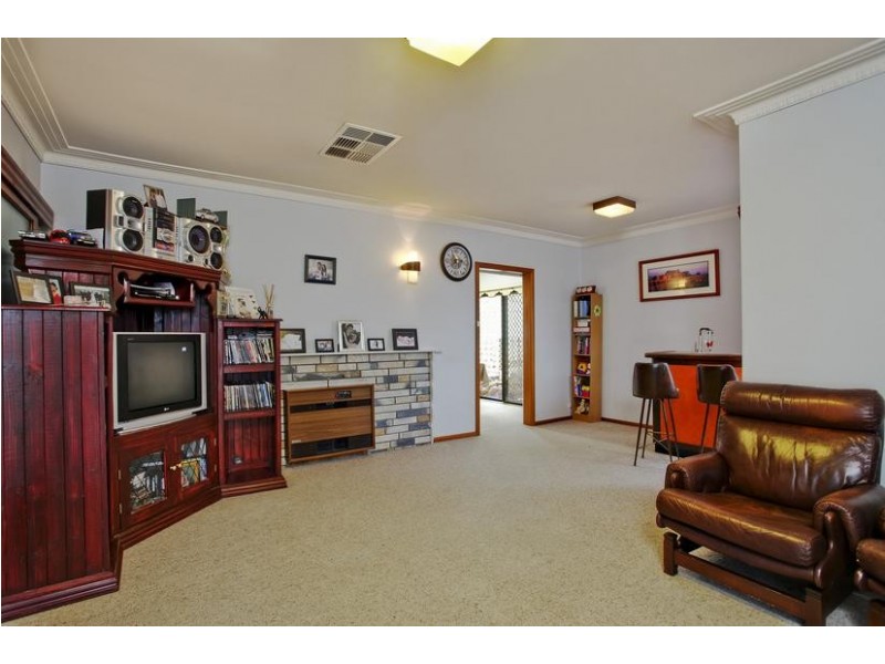 18 Henkel Street, Long Gully VIC 3550