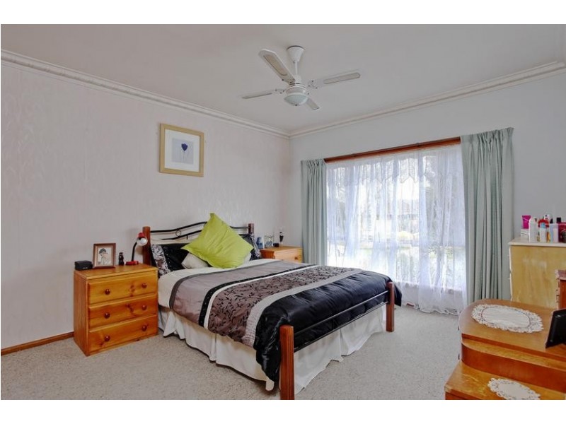 18 Henkel Street, Long Gully VIC 3550