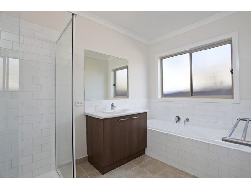 5 Victoria Avenue, Kangaroo Flat VIC 3555