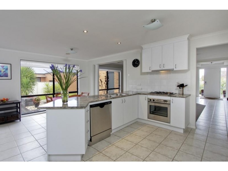 9 Arthurs Crescent, Strathfieldsaye VIC 3551