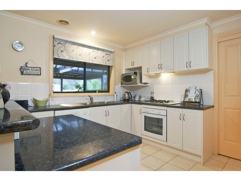43 Daniel Drive, Golden Square VIC 3555