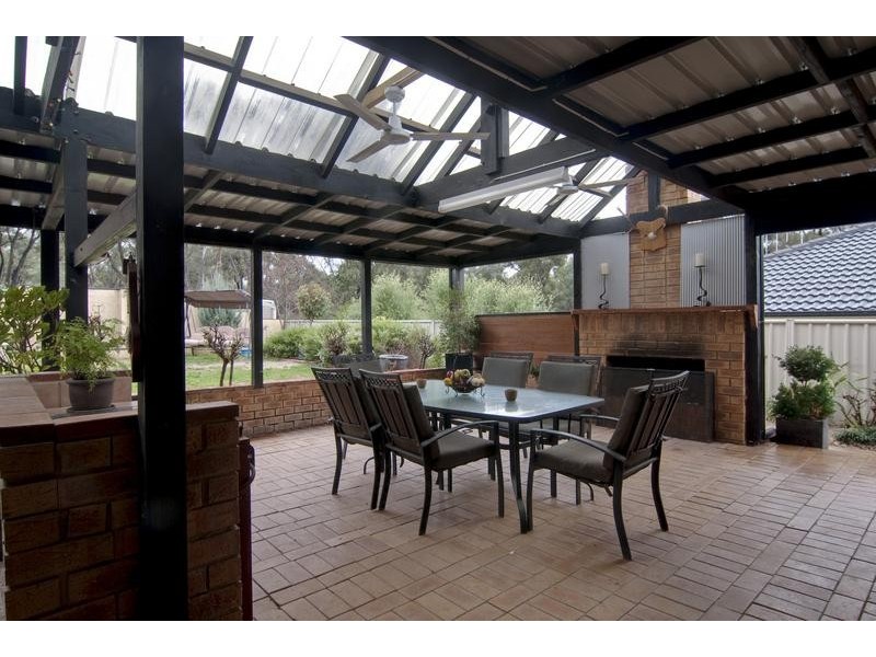 43 Daniel Drive, Golden Square VIC 3555
