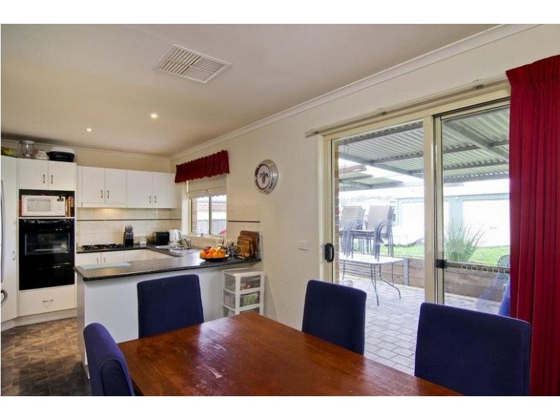 81 Mistletoe Street, Golden Square VIC 3555