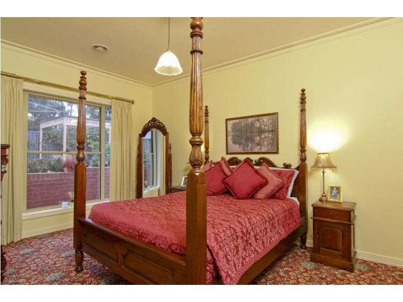 7 Adelle Court, Strathdale VIC 3550
