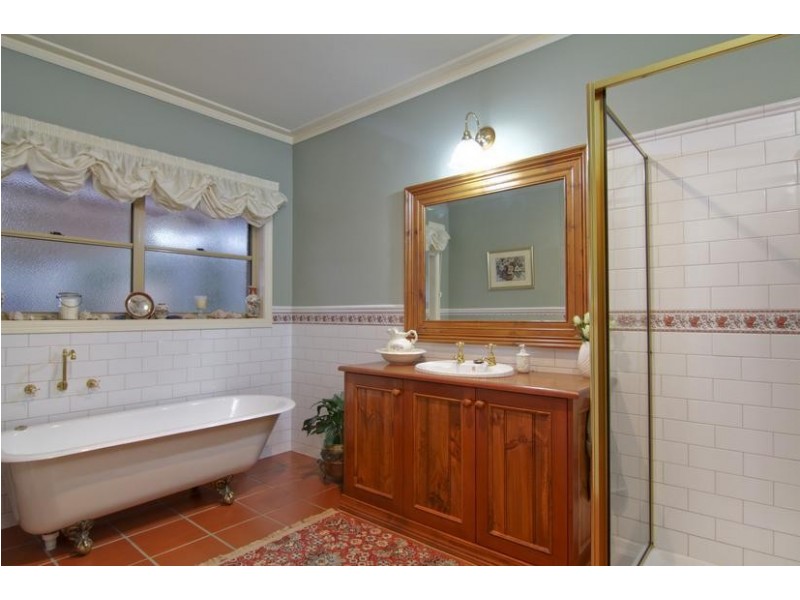 7 Adelle Court, Strathdale VIC 3550
