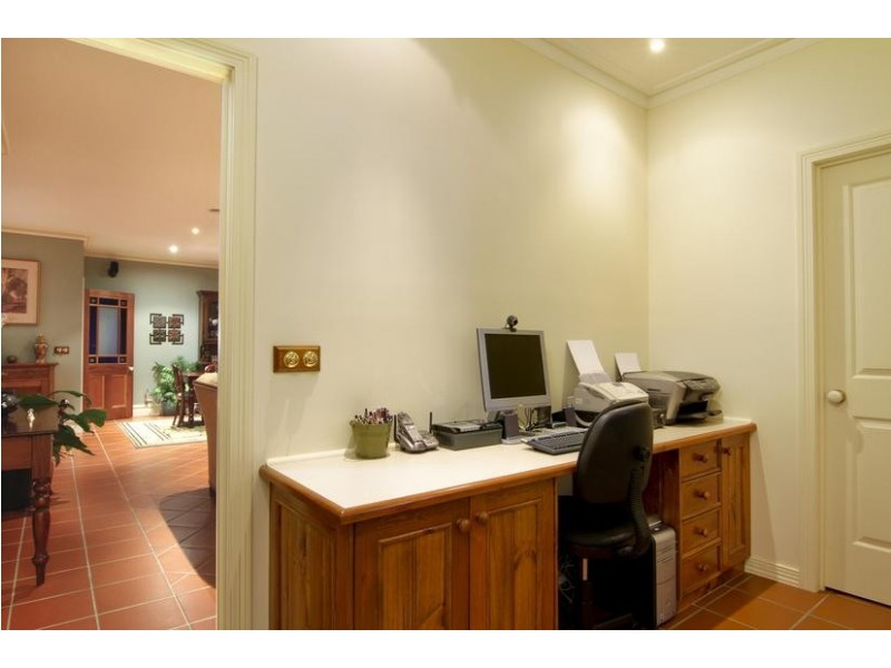 7 Adelle Court, Strathdale VIC 3550