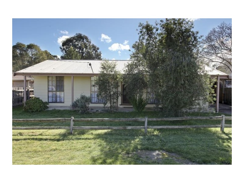 38 Wesley Street, Kangaroo Flat VIC 3555