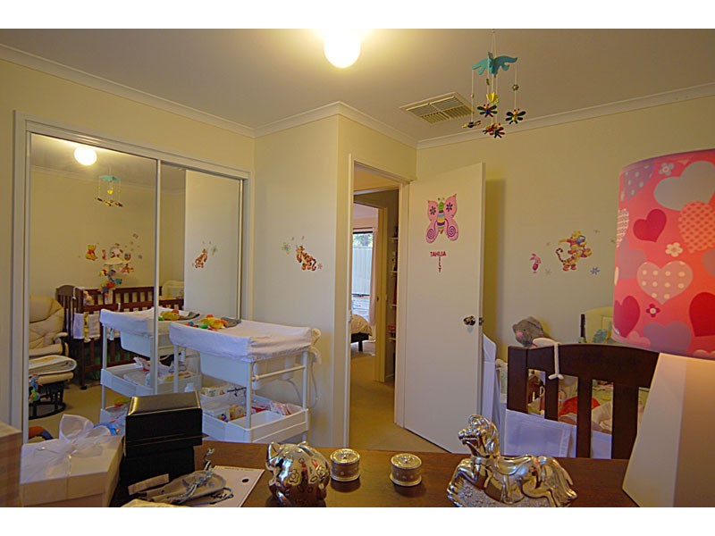 25 Akoonah Drive, Golden Square VIC 3555