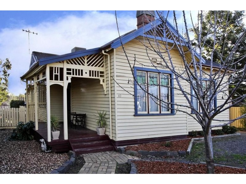 40 Neale Street, Kennington VIC 3550