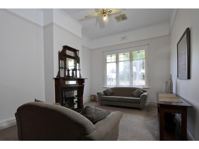 40 Neale Street, Kennington VIC 3550