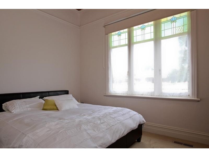 40 Neale Street, Kennington VIC 3550