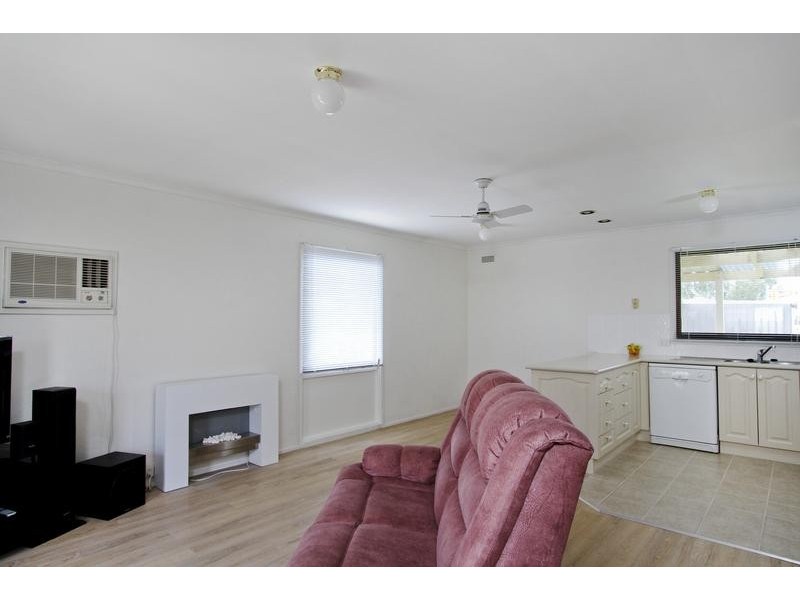 13 Robertson Street, Epsom VIC 3551