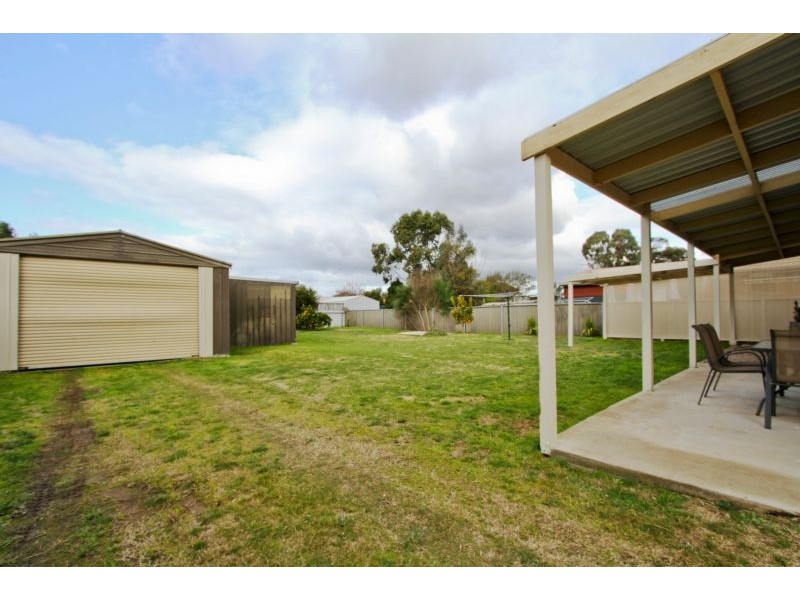 13 Robertson Street, Epsom VIC 3551