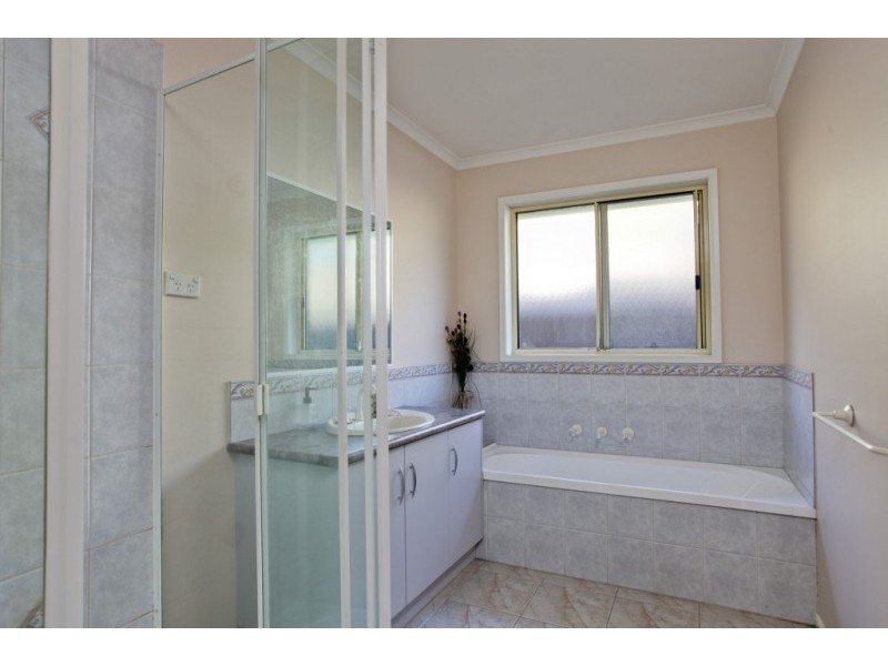 9a Hamelin st, White Hills VIC 3550