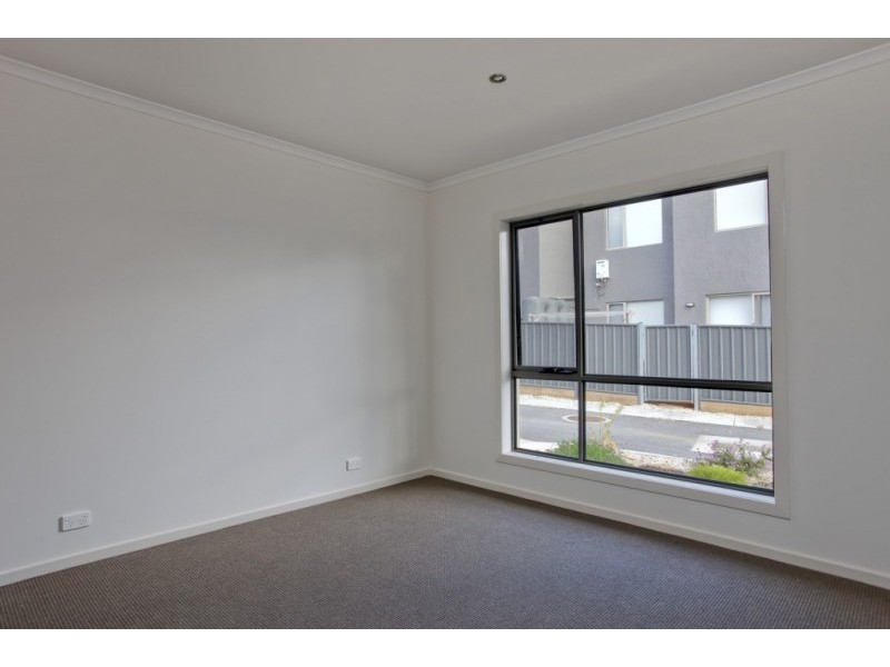 4/18 Delbridge Street, Golden Square VIC 3555