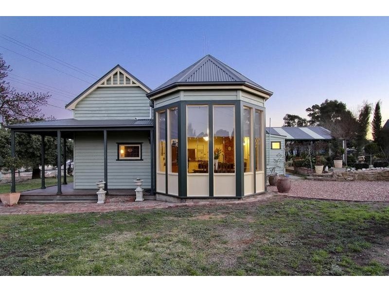 110 St Killian Street, White Hills VIC 3550